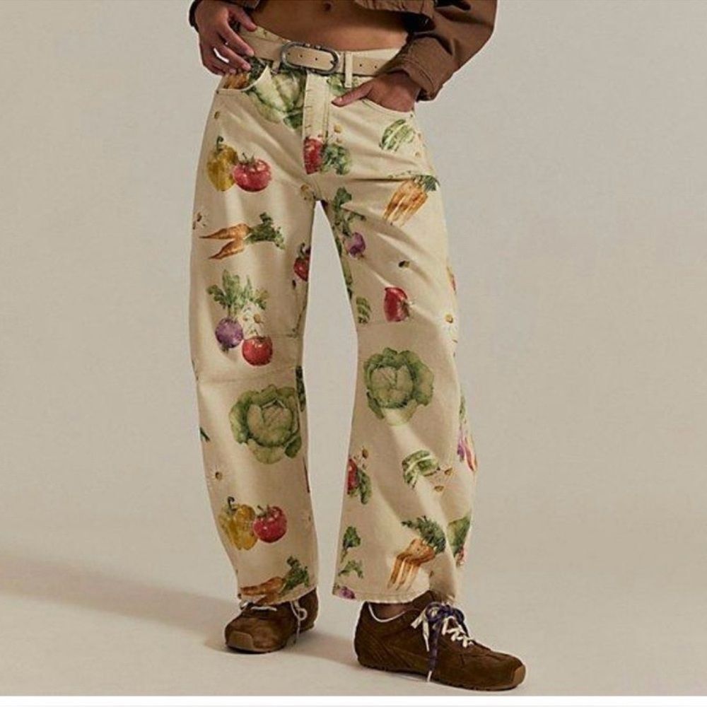 FREE PEOPLE WE THE FREE Good Luck Printed Barrel Jeans Veggies Garden
